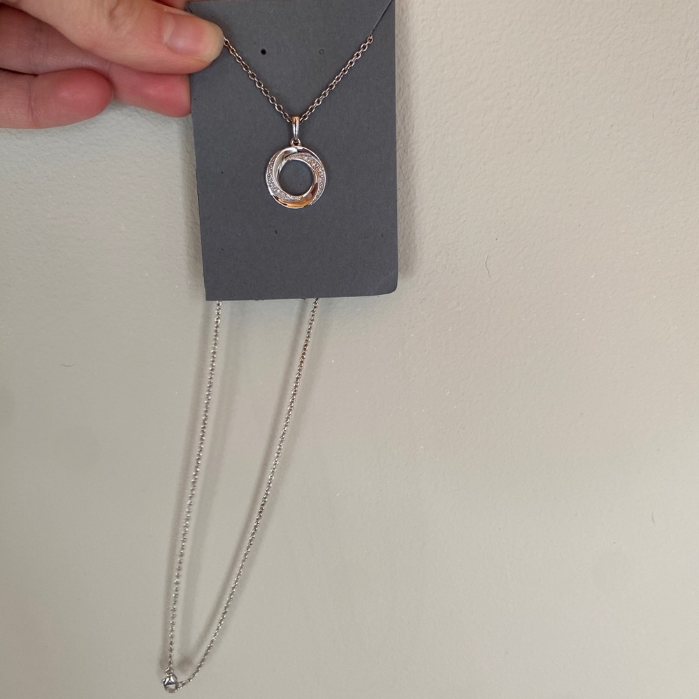 BRILLIANT EARTH NECKLACE - Picture 3 of 5